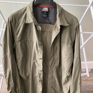 The North Face Lightweight Quick Drying UPF Vented Long Sleeve Button-Up Size L